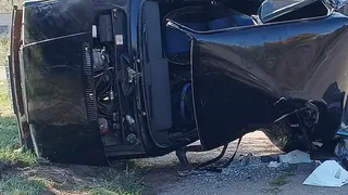 В Камских Полянах автомобиль на высокой скорости влетел в столб ЛЭП