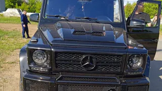 В Нижнекамске судебные приставы арестовали Mercedes-Benz G500