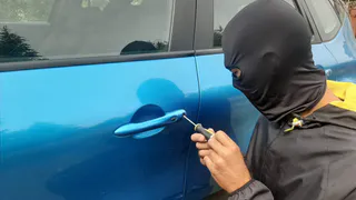 В Татарстане полицейские раскрыли серию краж из автомашин