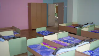 Больше не работает: воспитательница нижнекамского детского сада, заставившая спать детей в холодной комнате, уволена