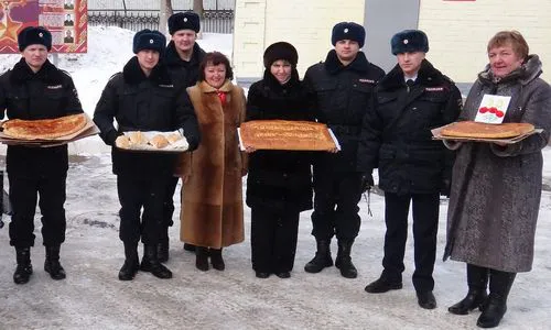 Нижнекамские мамы пекут пироги солдатам