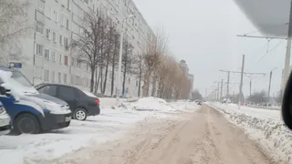 «Из двух полос осталась одна и плюсом колея. Может быть, пора уже почистить?»