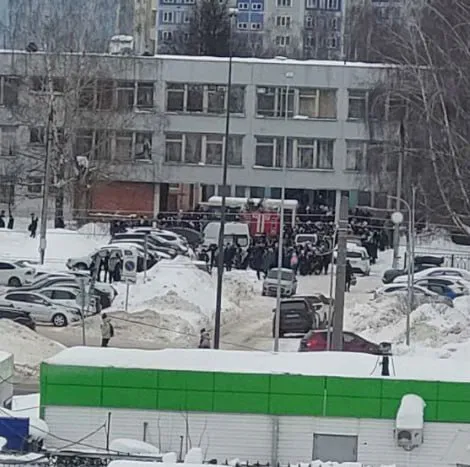 В Нижнекамске школу №27 эвакуировали из‑за сообщения о минировании: учащихся отпустили домой