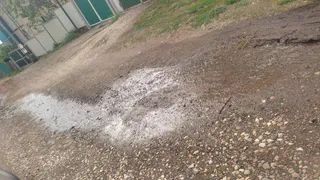  «Прорыв холодного водоснабжения, уже больше недели течёт»