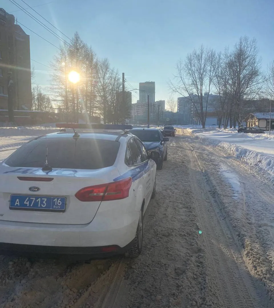 В Нижнекамске автомобиль сбил пешехода: пожилая женщина получила травмы