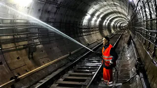 В казанском метро за две недели промыли более 16,5 км тоннелей
