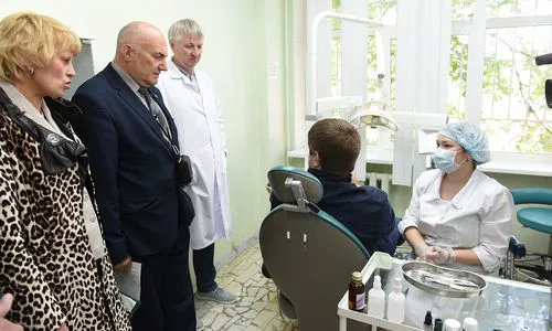 Нижнекамские депутаты посетили стоматологов