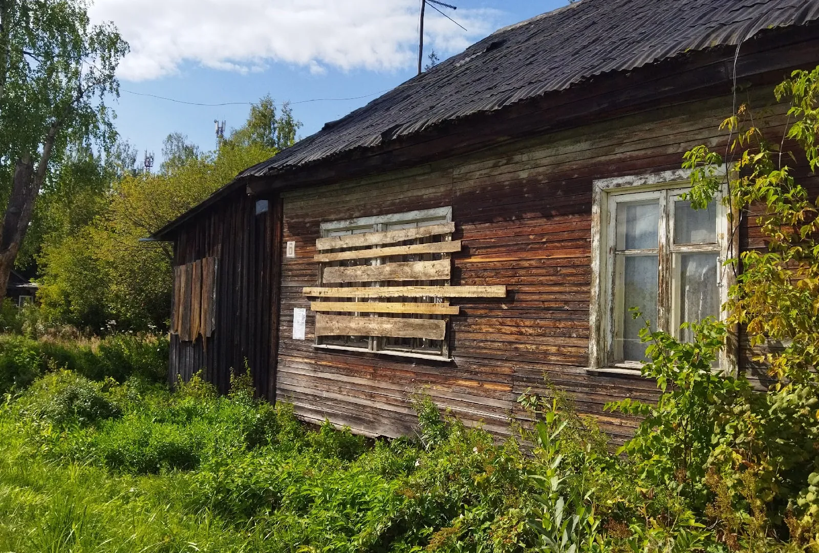 Сел и посчитал — у меня подкосились ноги: скрытые расходы на дом в деревне, о которых молчат риелторы. Проверьте 3 пункта