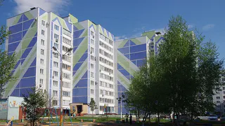 Народный репортер: что кидают с крыши на Баки Урманче?