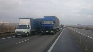 Нижнекамские дальнобойщики устроили «улитку»
