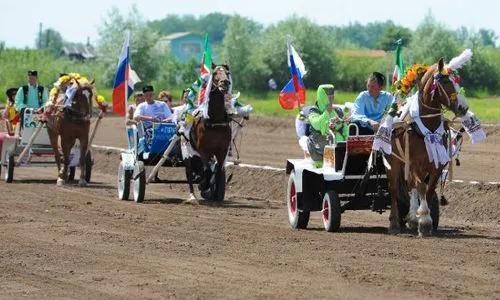 В Нижнекамске собирают подарки для Сабантуя