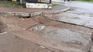 Новая порция жалоб: «Обвалился асфальт»