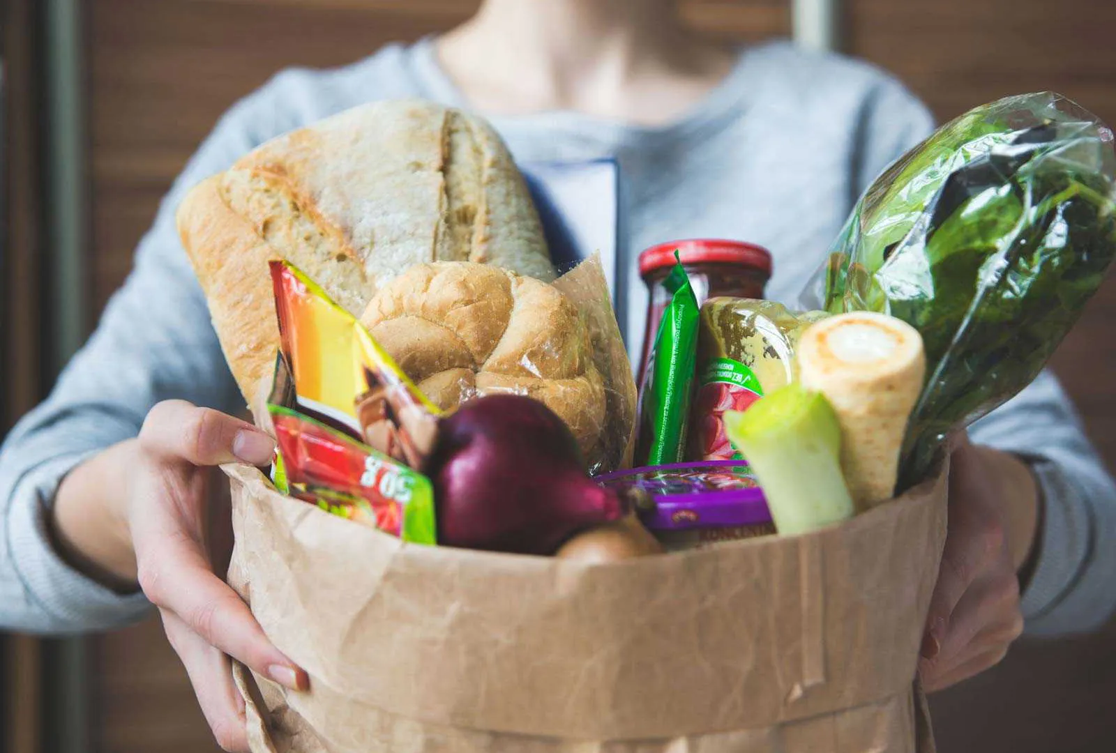 «Магнит» начал тестировать доставку продуктов на дом