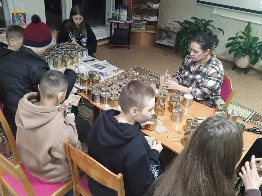 В Нижнекамском районе малышам показали, как делать окопные свечи