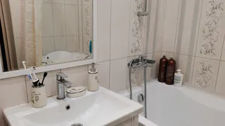 Узнала 4 способа, как использовать ополаскиватель для рта в быту - оказывается, он здорово выручает в хозяйстве 