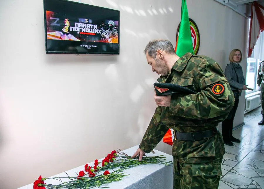 В школе Нижнекамска установили телевизионный мемориал