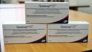 В поликлиниках НЦРМБ можно сделать прививку пневмококковой вакциной «Превенар»