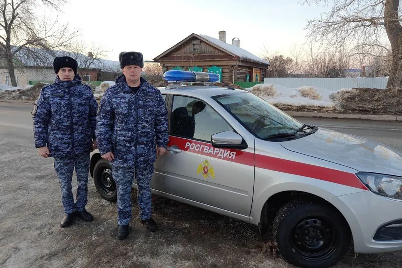 В Татарстане росгвардеец помог вытащить провалившегося в заснеженный колодец 6-летнего ребенка