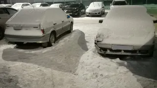 Нижнекамцам не нравятся брошенные авто во дворах со спущенными колесами