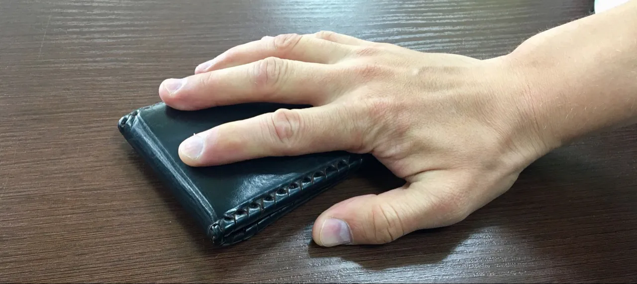 Полицейские Нижнекамска разыскивают мужчину, подозреваемого в краже кошелька