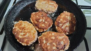 Не котлеты, а восторг - приготовила один раз и теперь не могу остановиться. Вкусно, как в детском саду