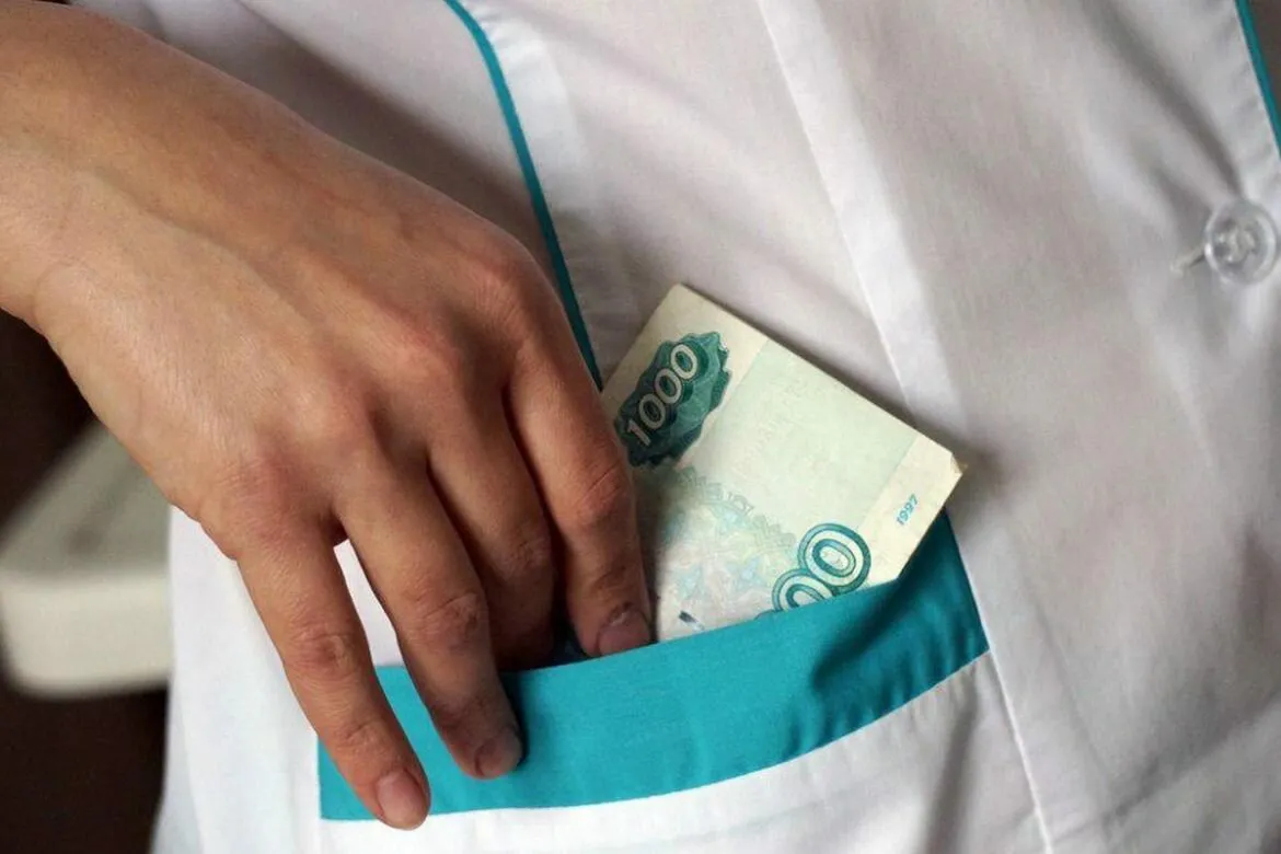 В Казани уролог брала деньги за бесплатные операции