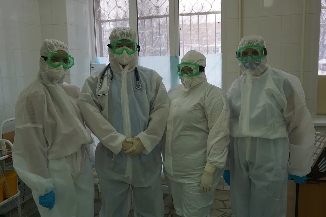 «За смену 80 пациентов, завтракаем ночью»: как работают врачи НЦРМБ
