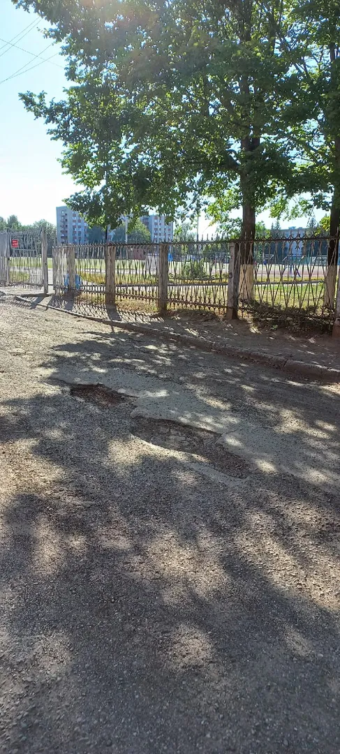 Нижнекамцы пожаловались на плохую дорогу вблизи спортивного комплекса «Дружба»