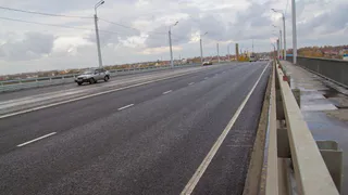 В Татарстане водитель наехал на женщину и она вылетела с моста
