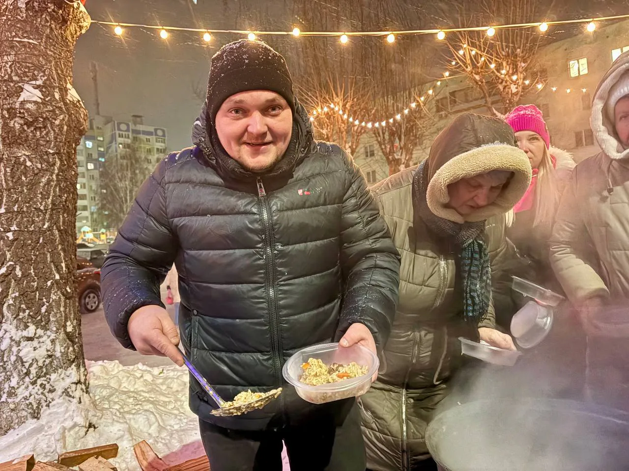 Во дворе Нижнекамска устроили настоящий «Новогодний Бум»
