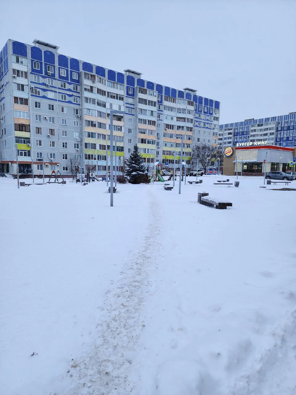 Жители Нижнекамска жалуются на проблемы с уборкой снега в парках и на улицах