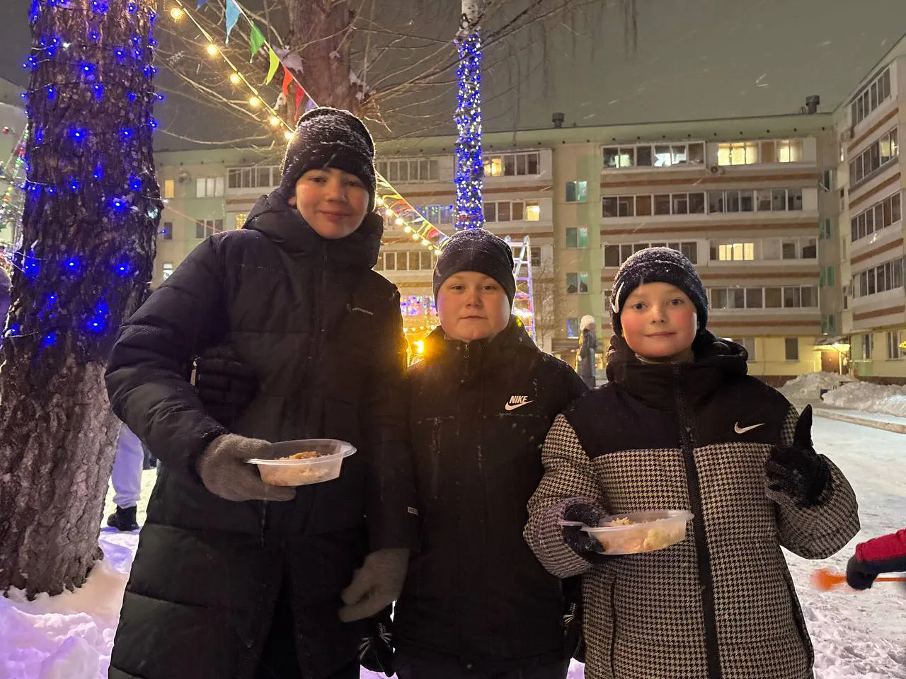 Во дворе Нижнекамска устроили настоящий «Новогодний Бум»